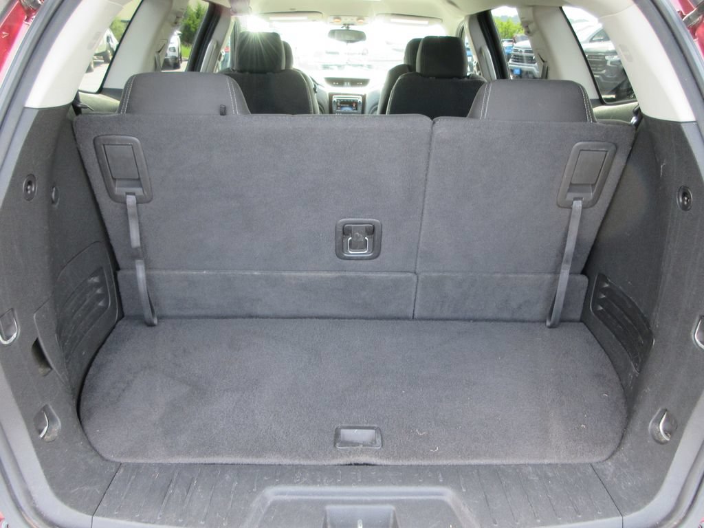 Used 2017 Chevrolet Traverse LT w/ Style and Technology Package FWD image 10