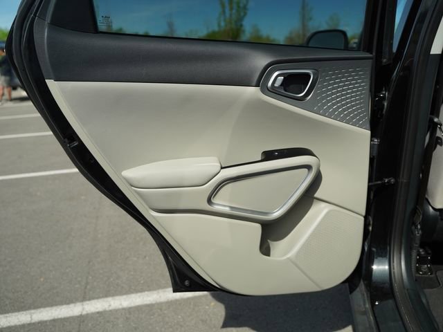 Used 2024 Kia Soul LX FWD image 15