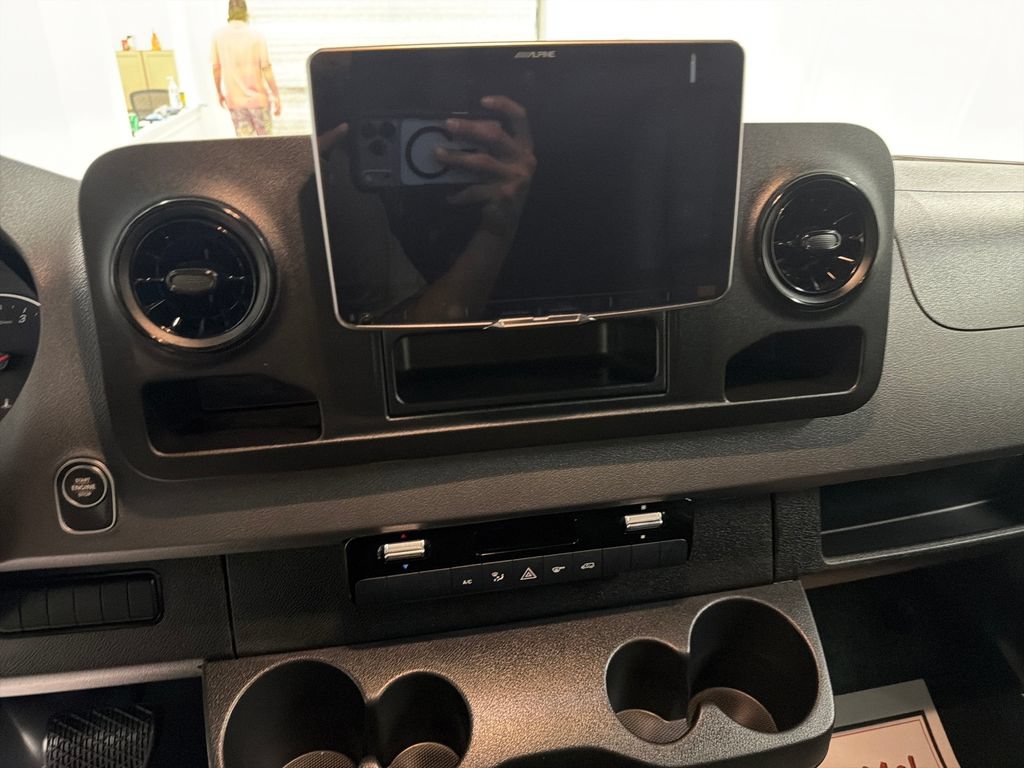 Used 2025 Mercedes-Benz Sprinter 3500 image 19