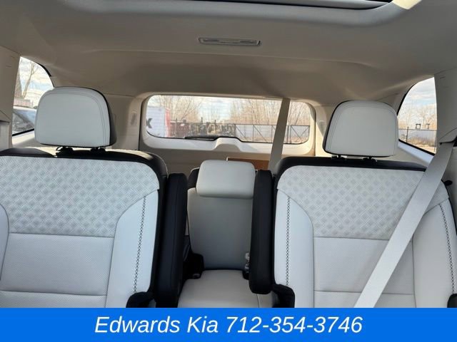 Used 2025 GMC Acadia Denali w/ LPO, Floor Liner Package image 31