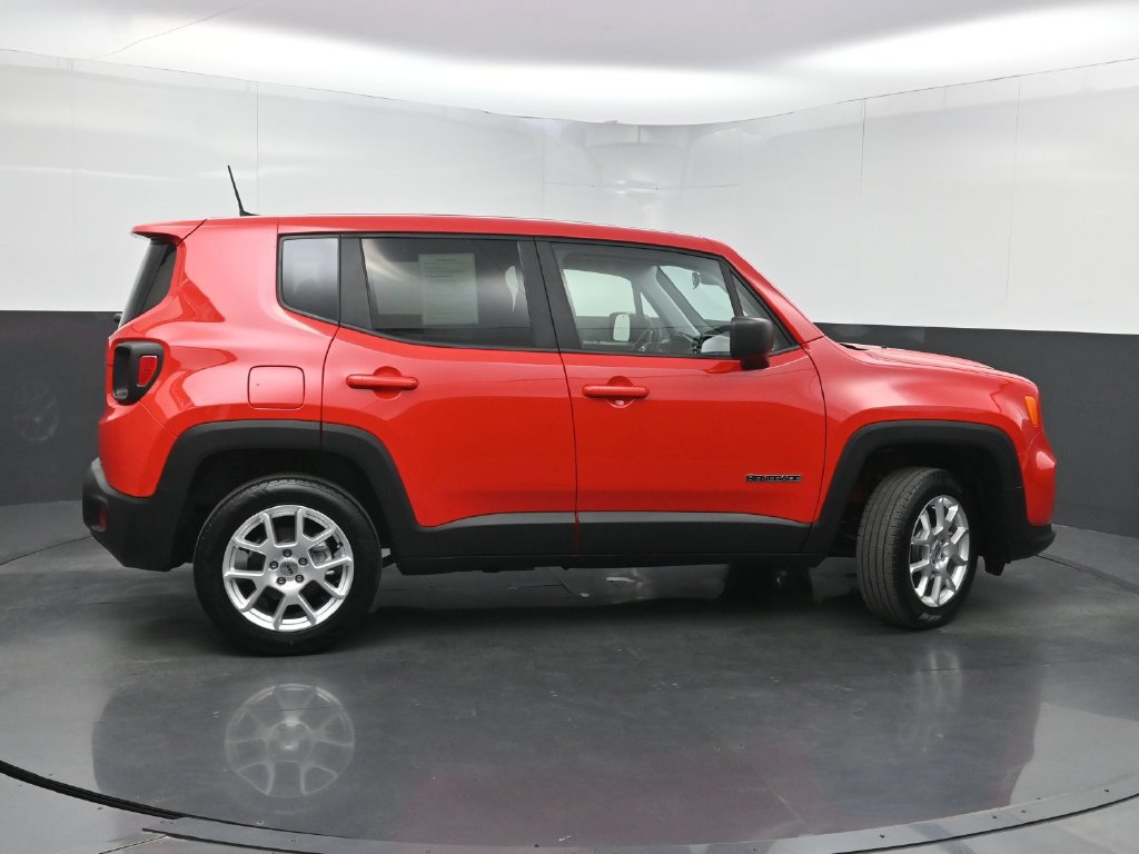 Used 2023 Jeep Renegade Latitude AWD/4WD image 39