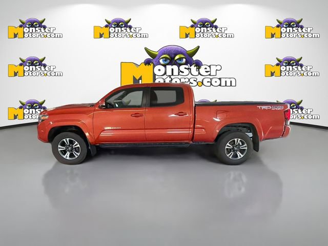Used 2018 Toyota Tacoma SR5 AWD/4WD image 7
