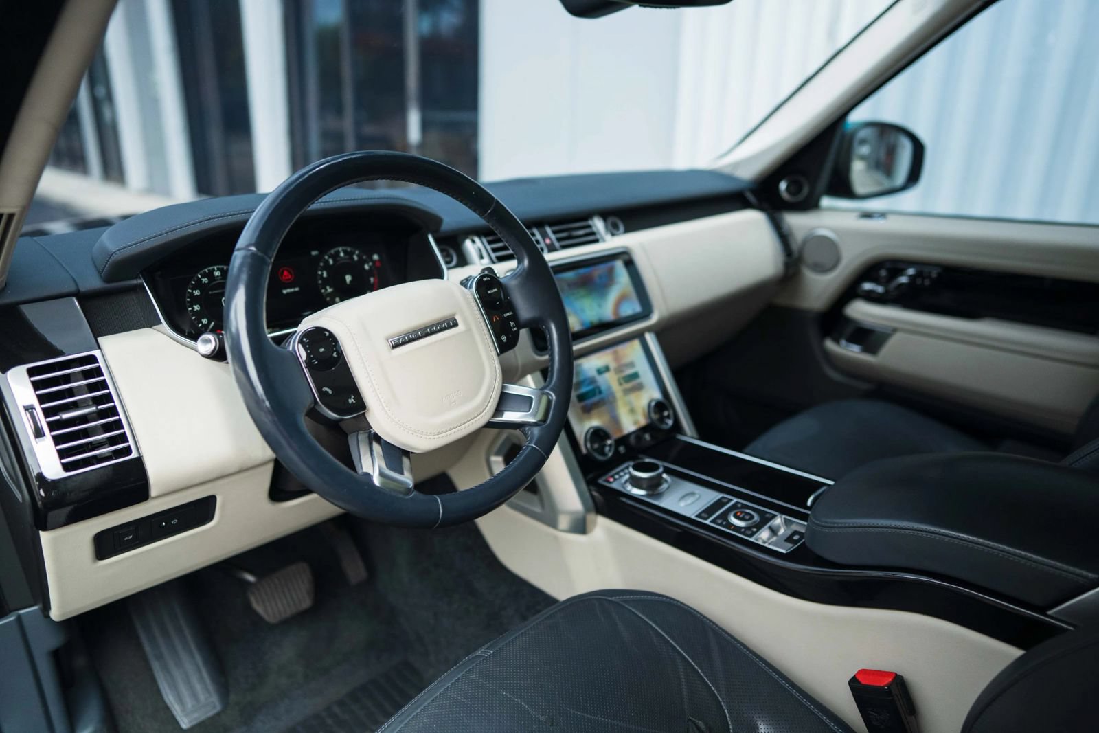 Used 2018 Land Rover Range Rover Supercharged AWD/4WD image 14