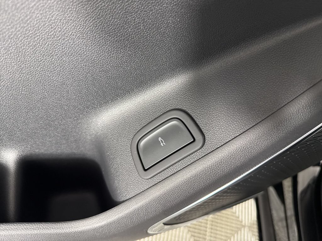 New 2026 Chevrolet Traverse High Country FWD image 14