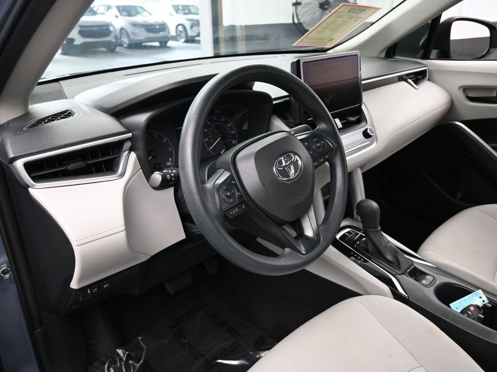 Used 2023 Toyota Corolla Cross L image 10