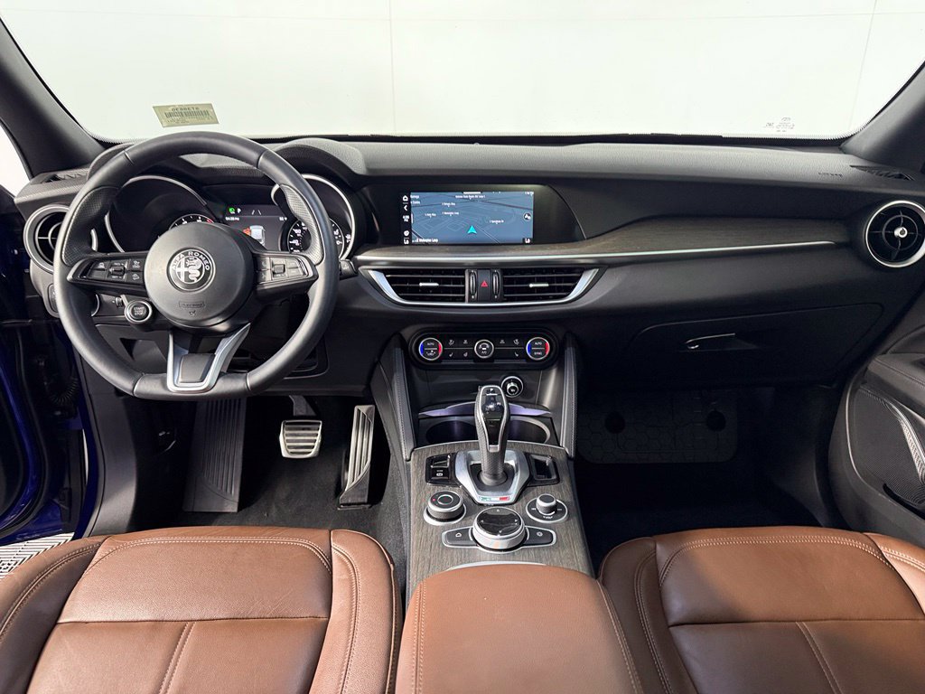 Used 2023 Alfa Romeo Stelvio Ti AWD/4WD image 21