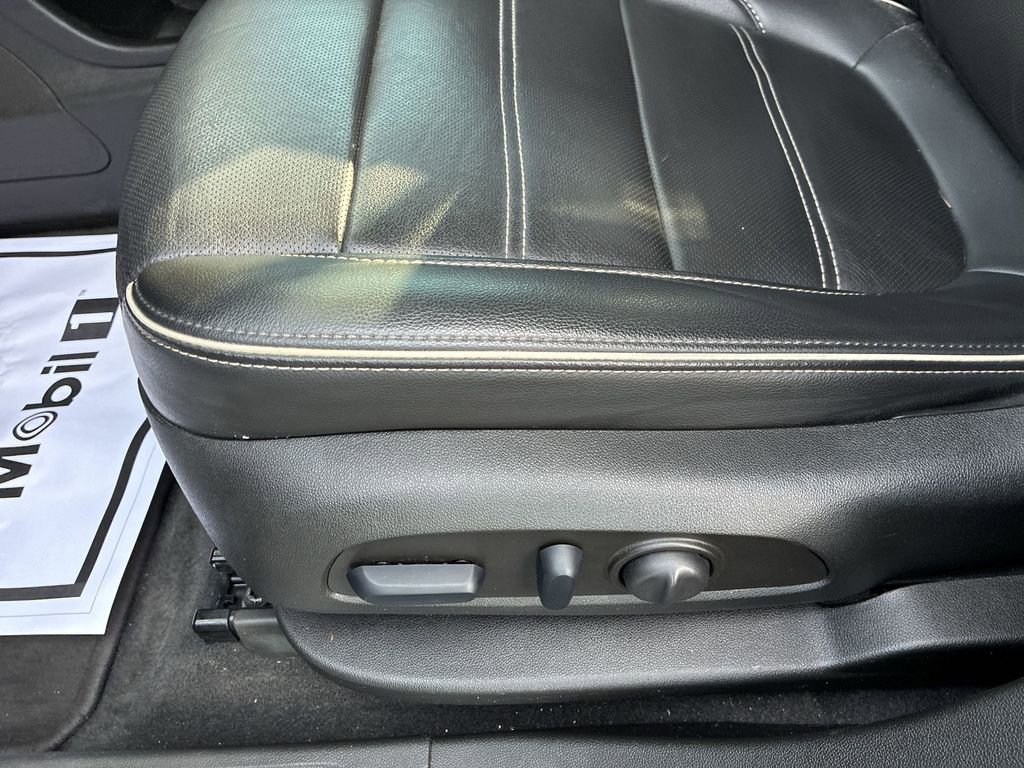 Used 2023 GMC Acadia Denali w/ Black Diamond Edition image 12