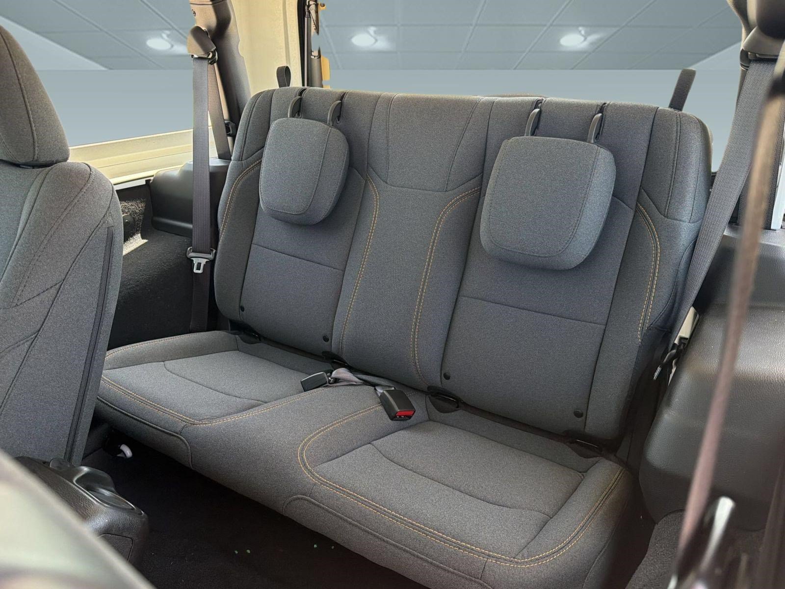 Used 2025 Jeep Wrangler Sport AWD/4WD image 20