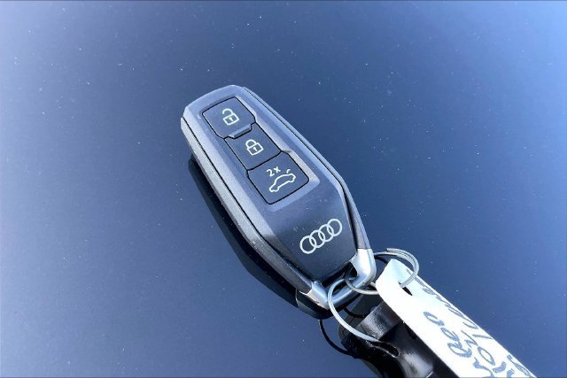 Certified 2025 Audi Q5 Premium w/ Convenience Package AWD/4WD image 11