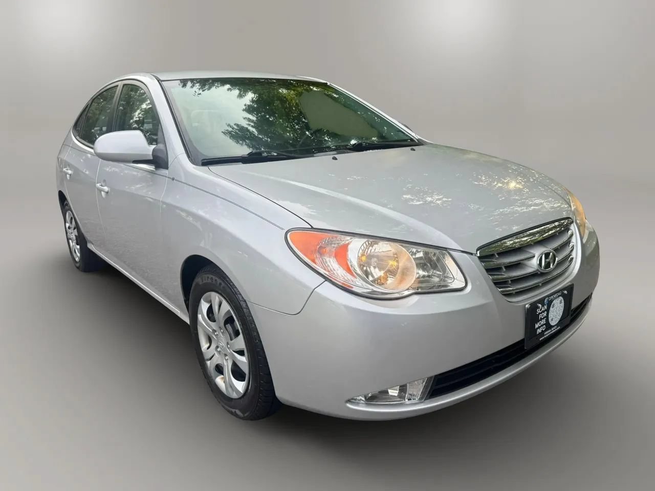 Used 2010 Hyundai Elantra GLS FWD image 3