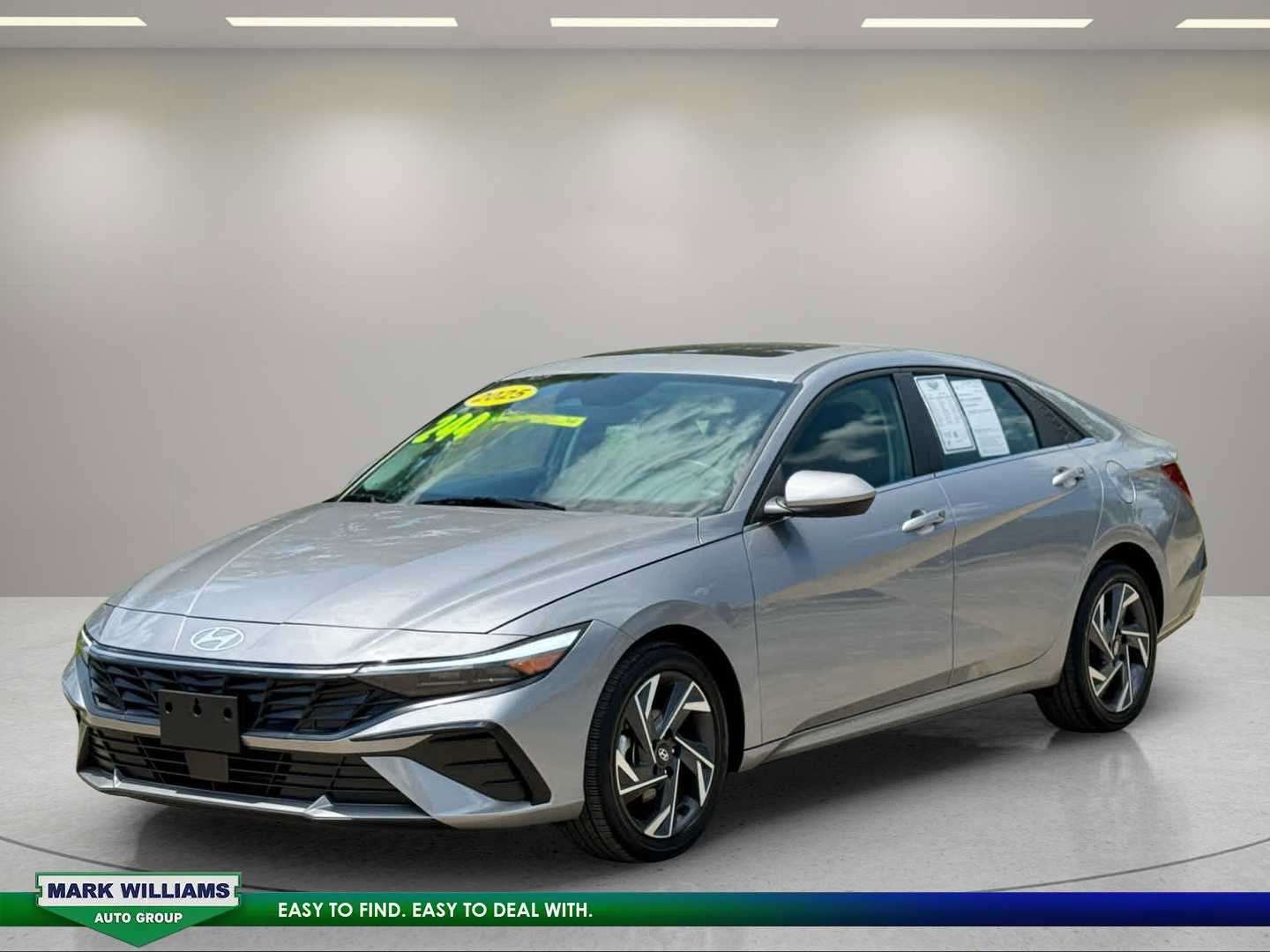 Used 2025 Hyundai Elantra SEL FWD image 4