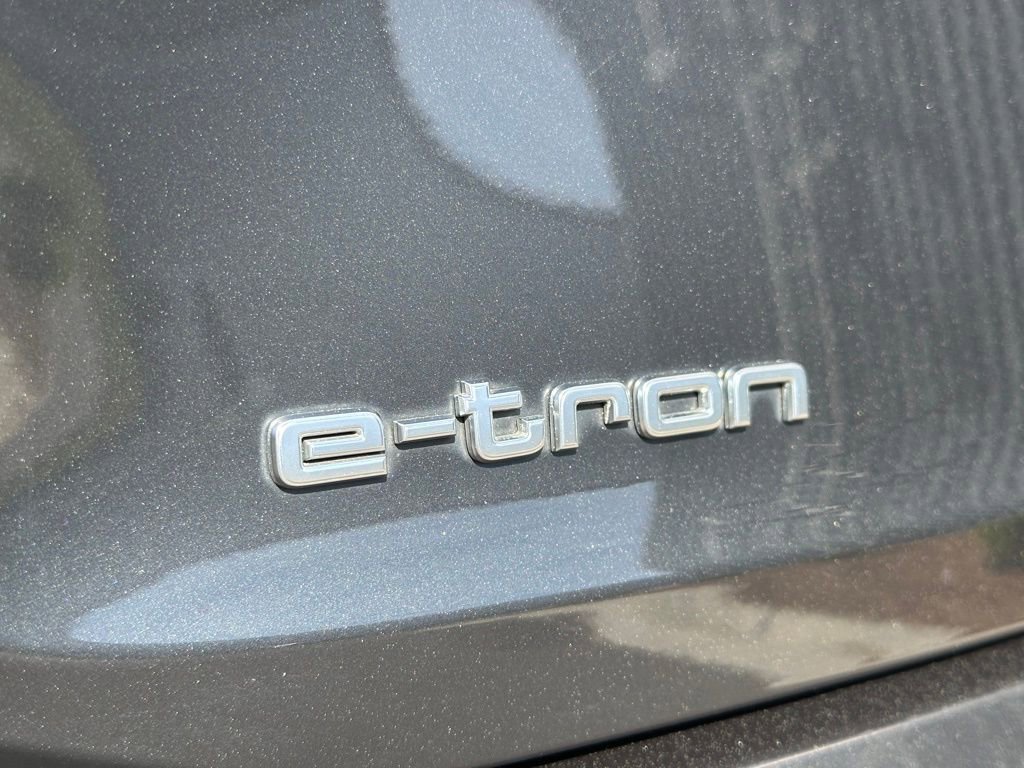 Used 2019 Audi e-tron Premium Plus image 10