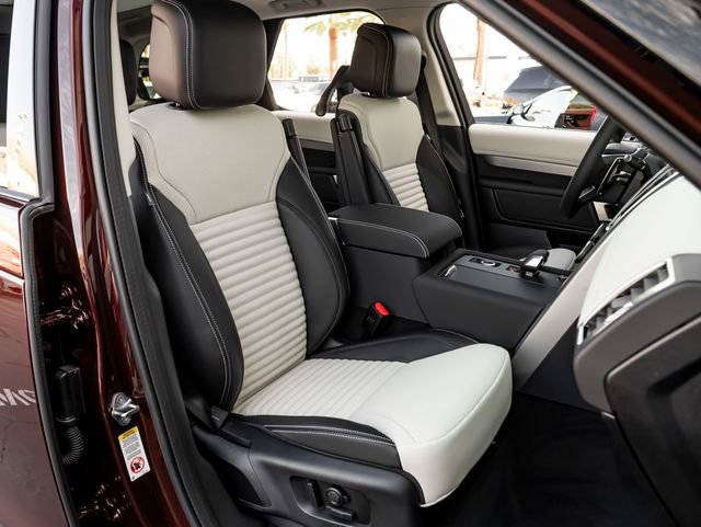 New 2026 Land Rover Discovery Limited Edition AWD/4WD image 33