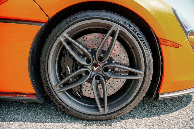 Used 2019 McLaren 570S Spider image 61