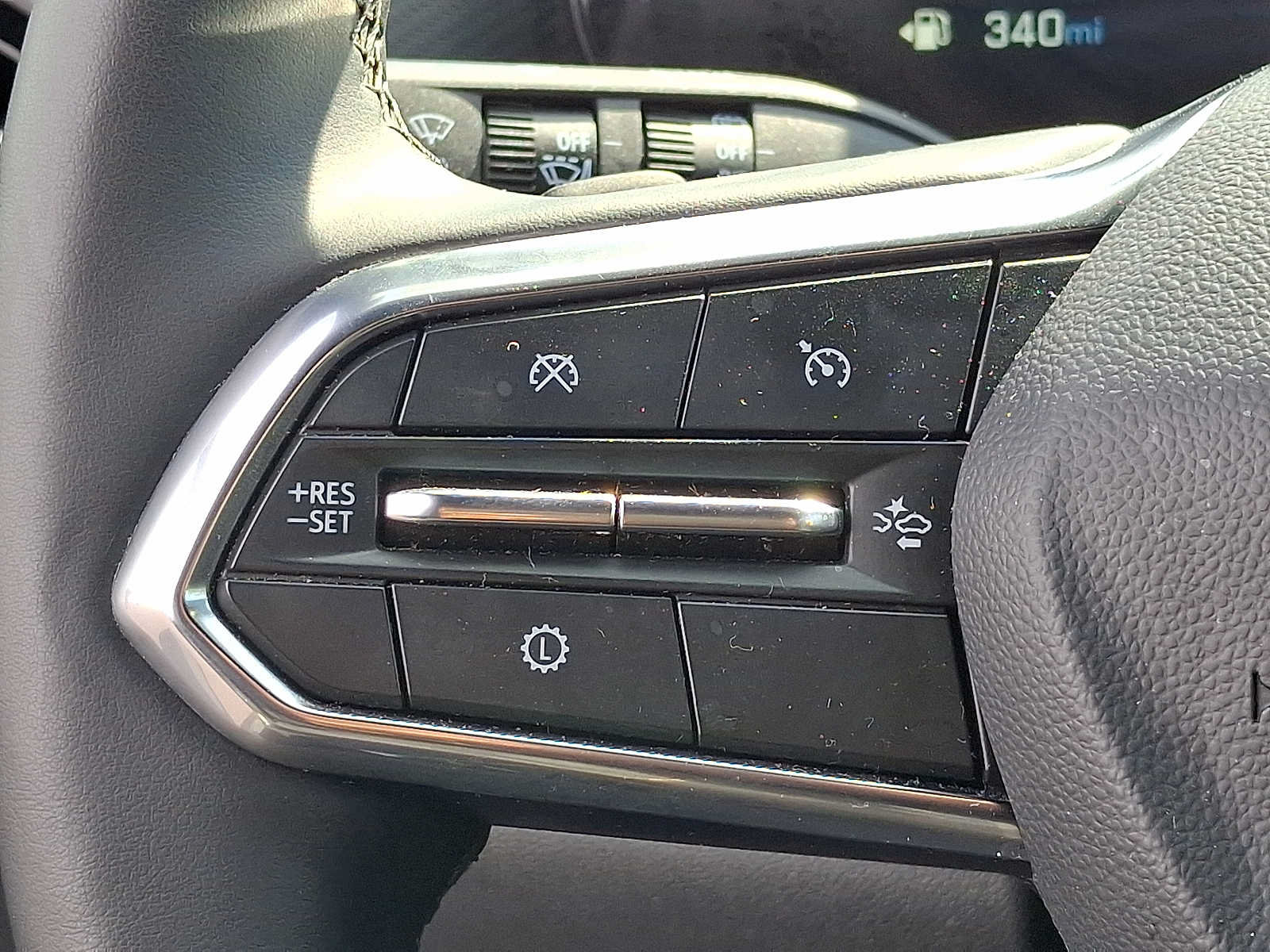 Used 2025 Chevrolet Equinox LT FWD image 19