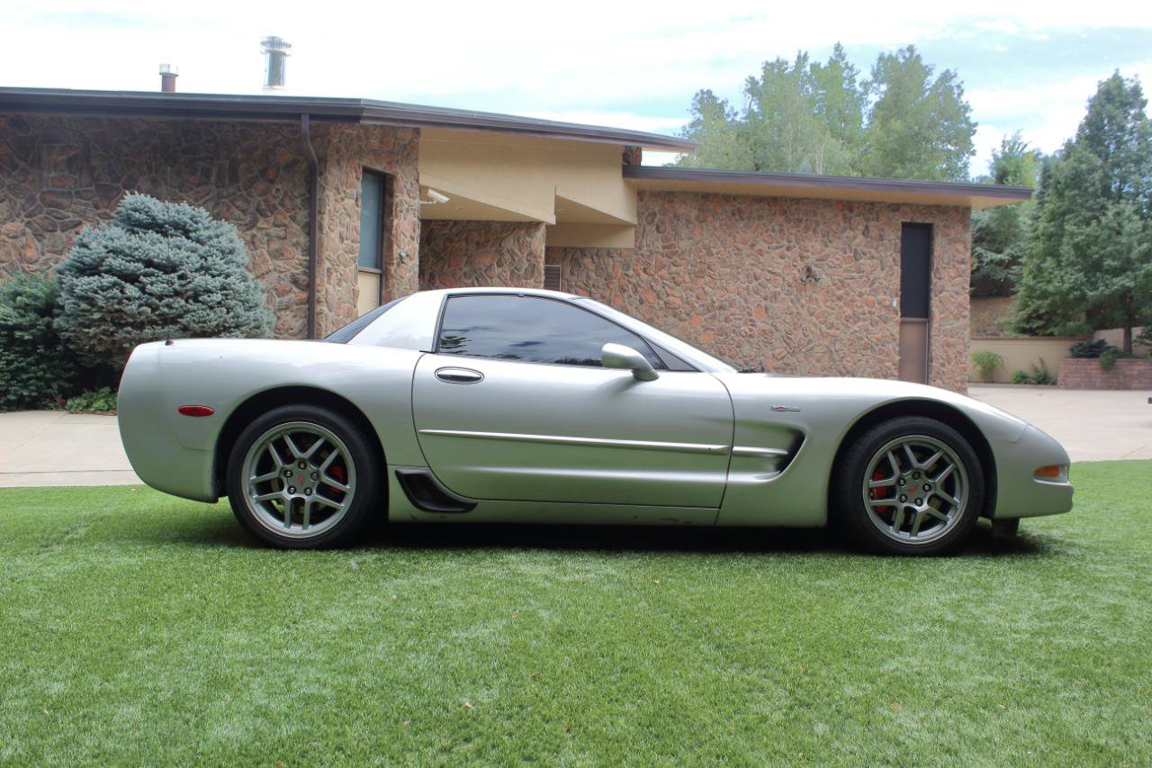Used 2004 Chevrolet Corvette Z06 w/ Memory Package RWD image 31