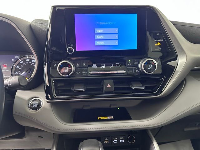 Used 2023 Toyota Highlander XLE image 25
