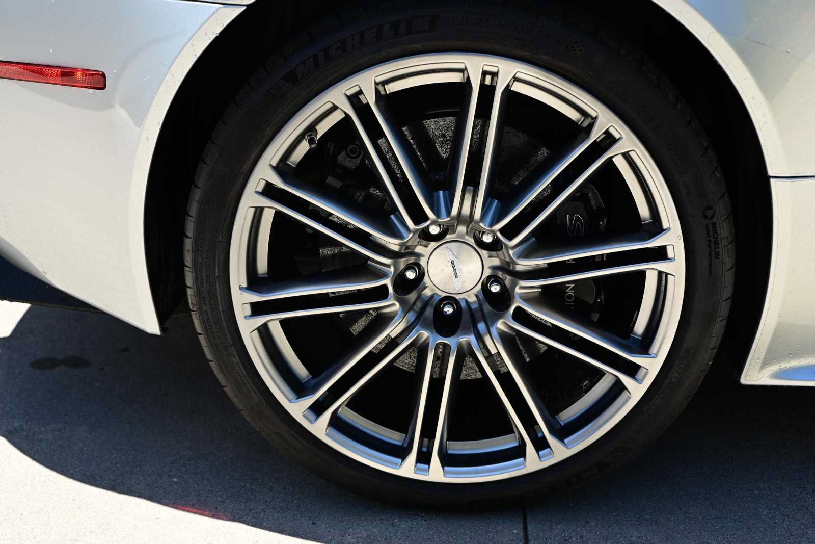Used 2009 Aston Martin DBS Coupe RWD image 10