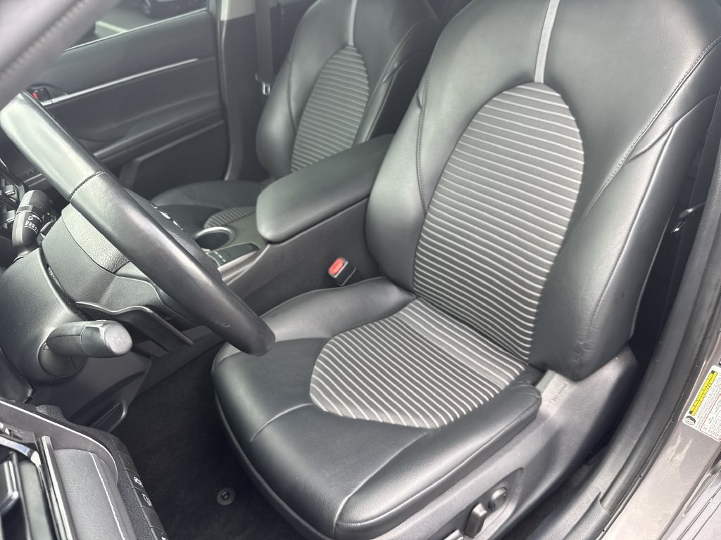 Used 2023 Toyota Camry SE FWD image 11