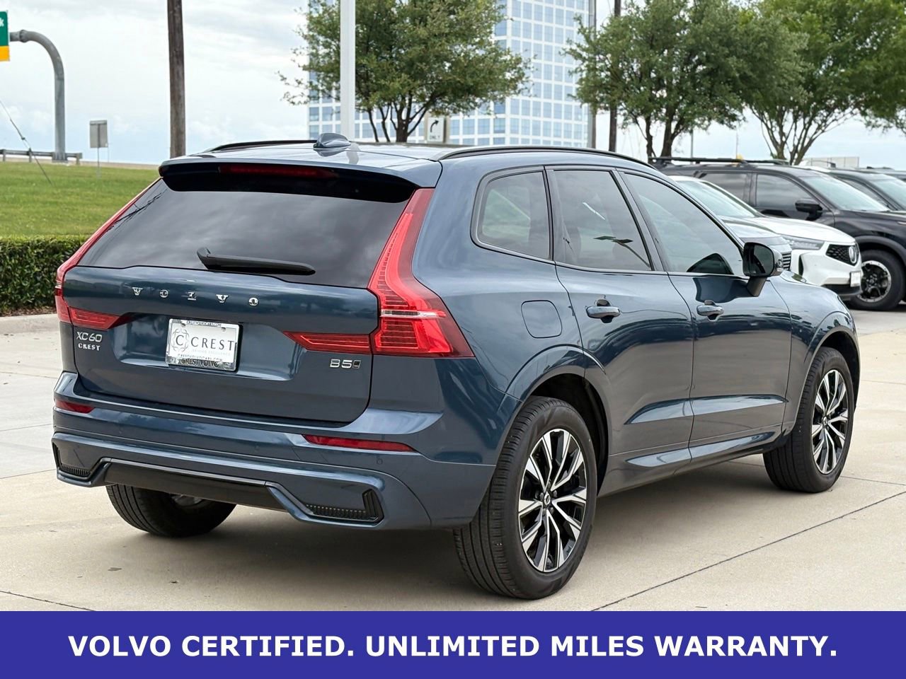 Certified 2025 Volvo XC60 B5 Core AWD/4WD image 6