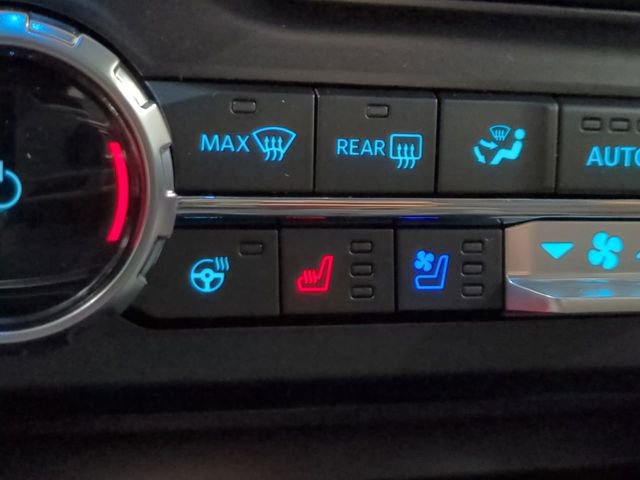 New 2026 Ford F250 Lariat w/ Black Appearance Package image 24