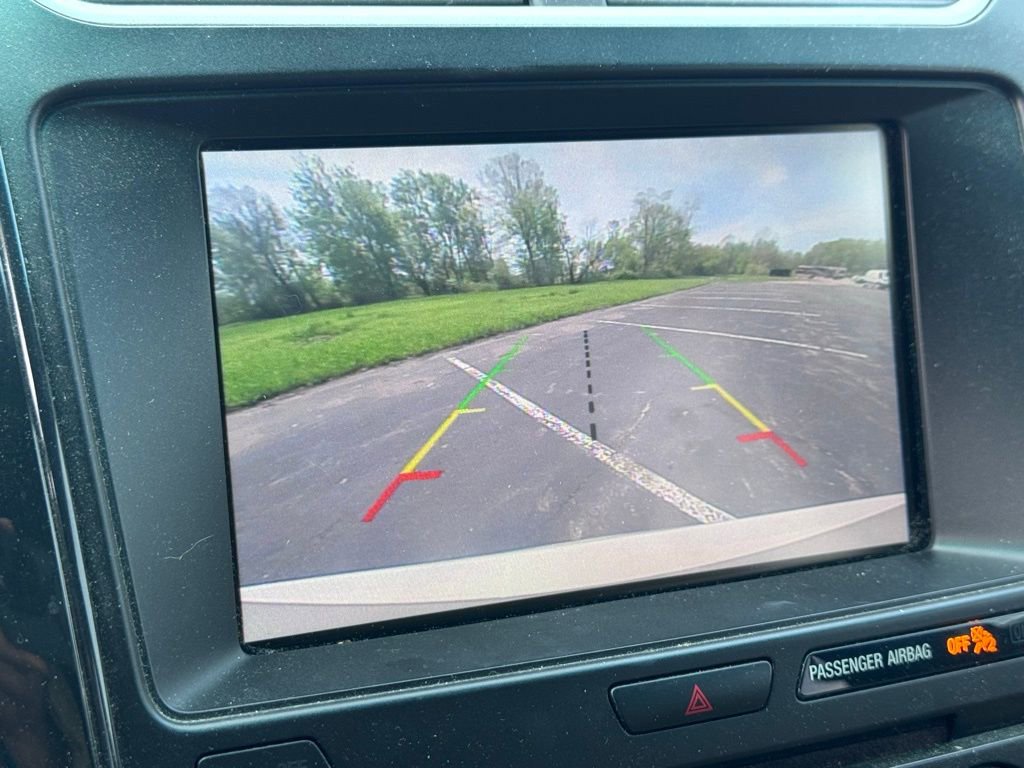 Used 2016 Ford Explorer XLT w/ Equipment Group 202A FWD image 18