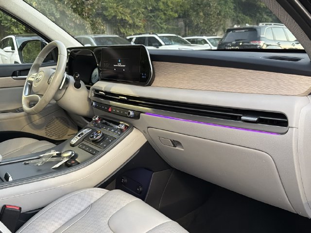 Used 2024 Hyundai Palisade Limited AWD/4WD image 21