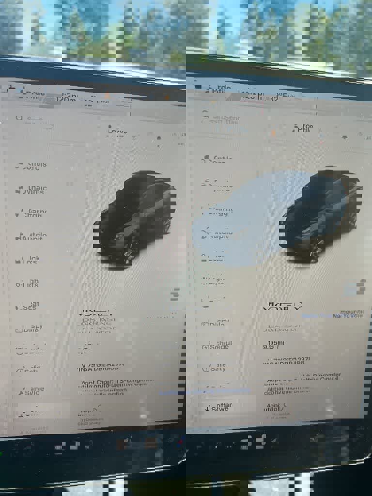 Used 2024 Tesla Model Y Long Range image 8