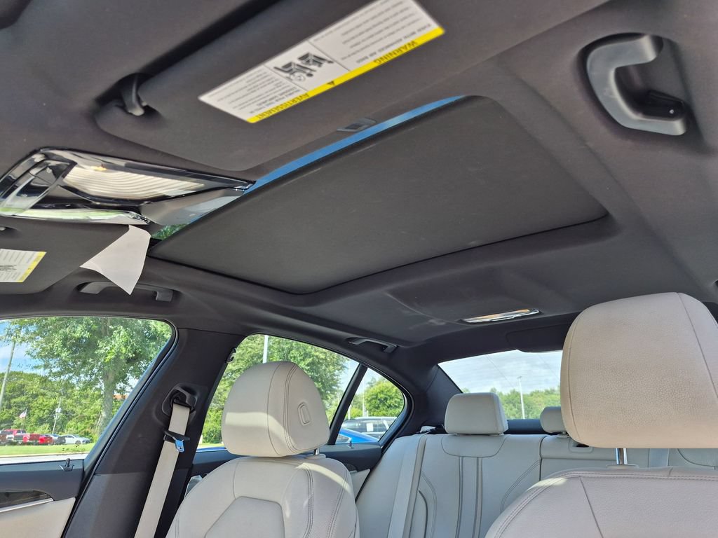 Used 2023 BMW 530i w/ Premium Package RWD image 14