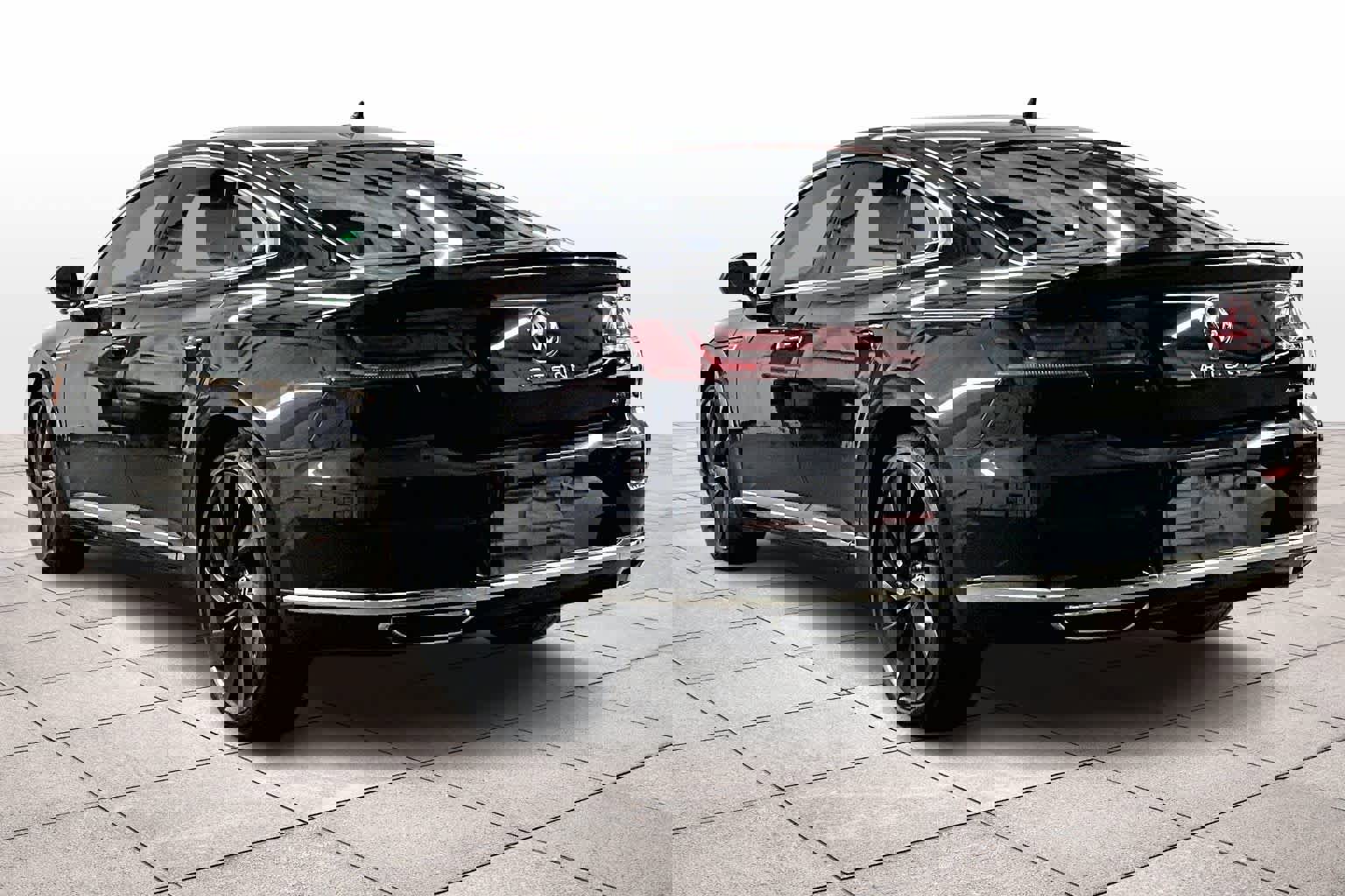 Used 2022 Volkswagen Arteon SEL w/ Black Wheel Package image 14