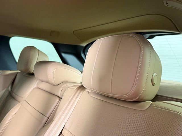 New 2025 Land Rover Range Rover SE image 21