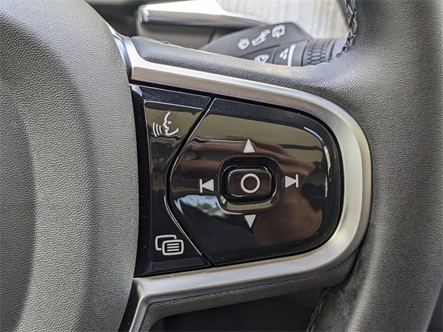 New 2025 Volvo XC60 B5 Ultra w/ Climate Package image 29