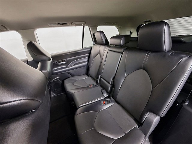Used 2024 Toyota Grand Highlander XLE image 8