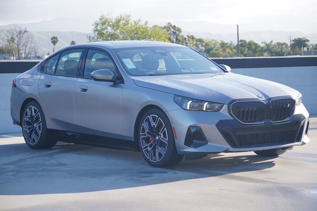 New 2026 BMW i5 eDrive40 w/ M Sport Package image 3