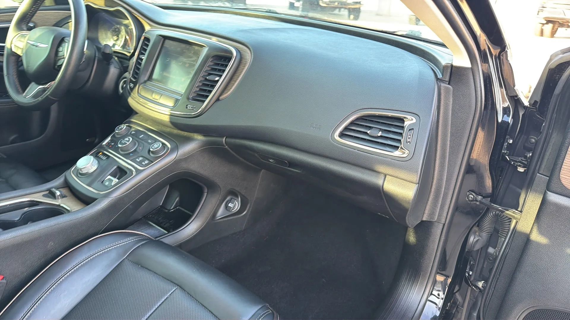 Used 2015 Chrysler 200 C w/ Navigation & Sound Group I image 85