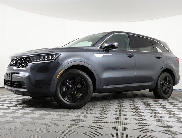 Used 2023 Kia Sorento LX image 1