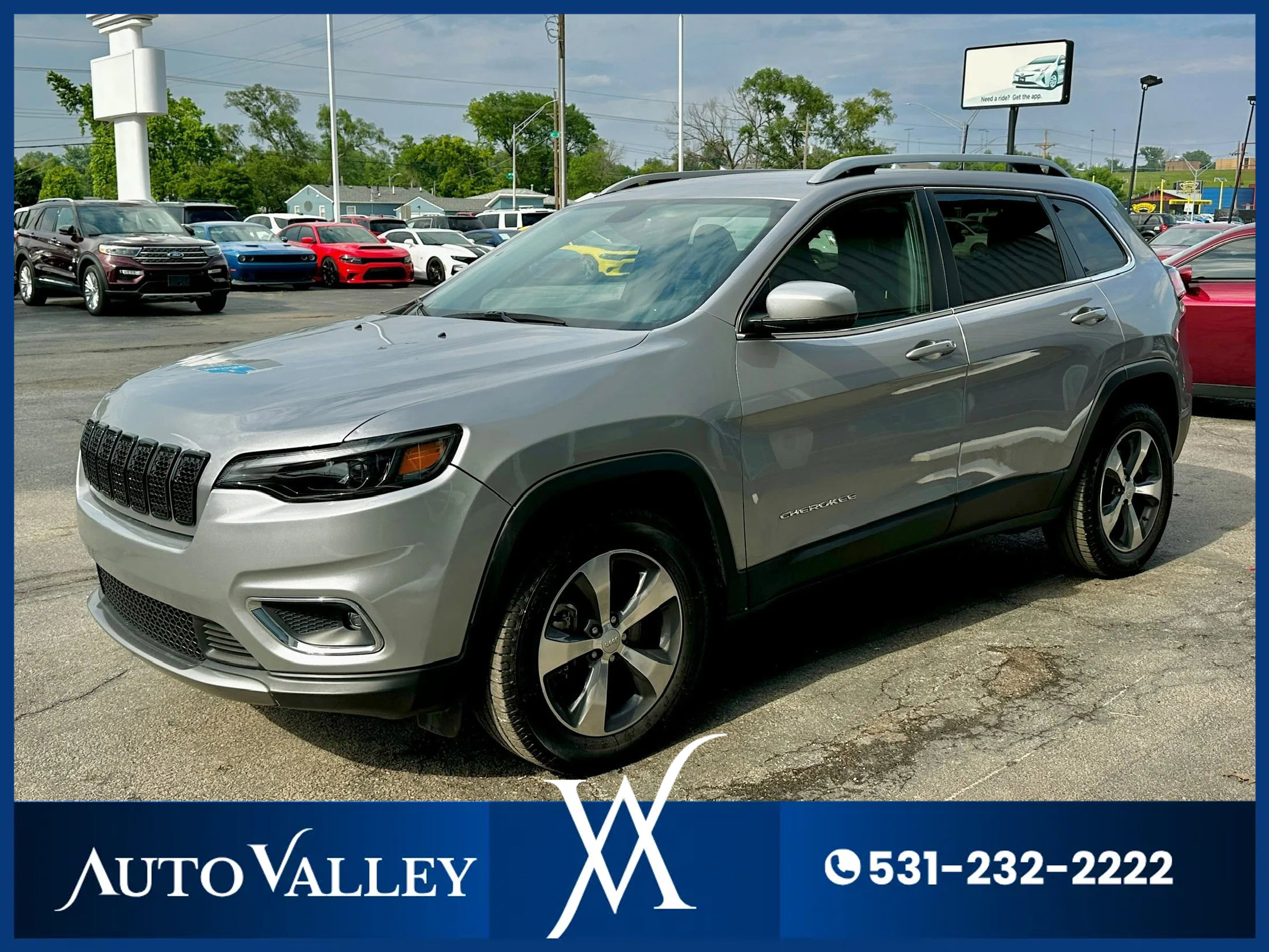 Used 2019 Jeep Cherokee Limited image 3
