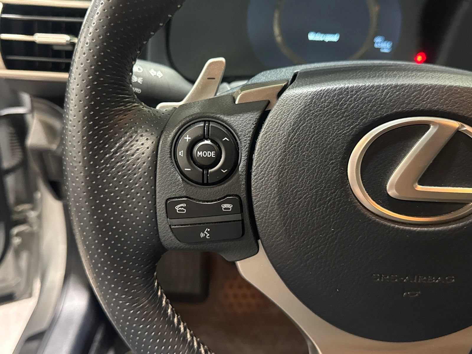 Used 2015 Lexus IS 350 w/ F-Sport Package RWD image 28