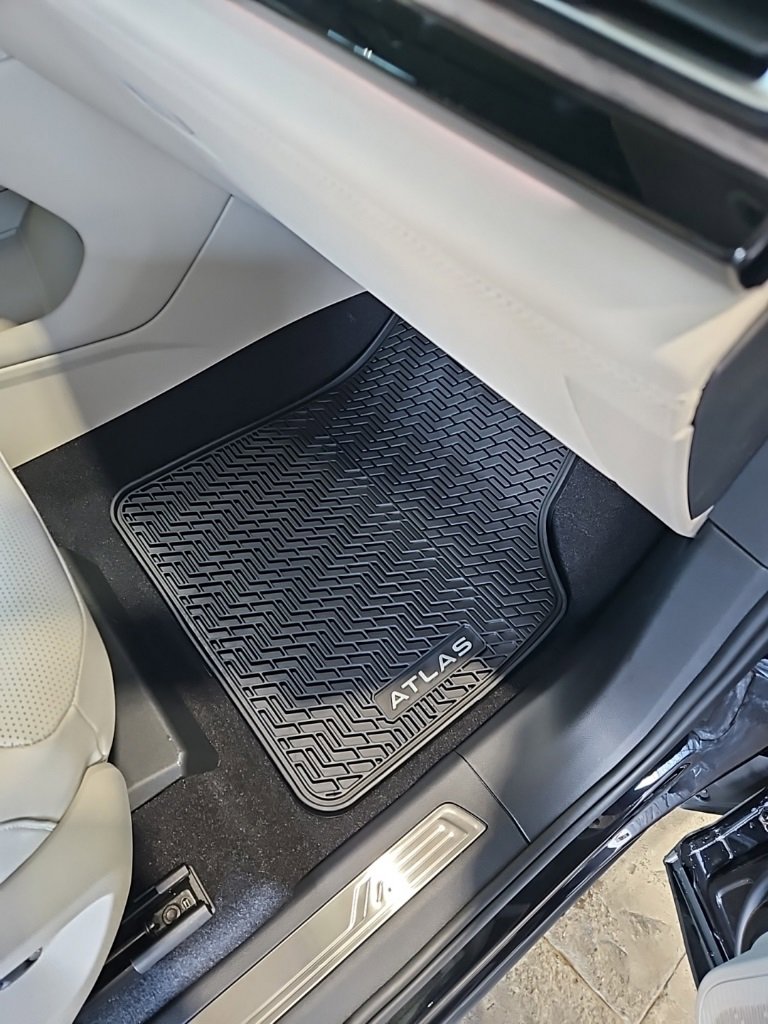 New 2026 Volkswagen Atlas SEL Premium R-Line image 14