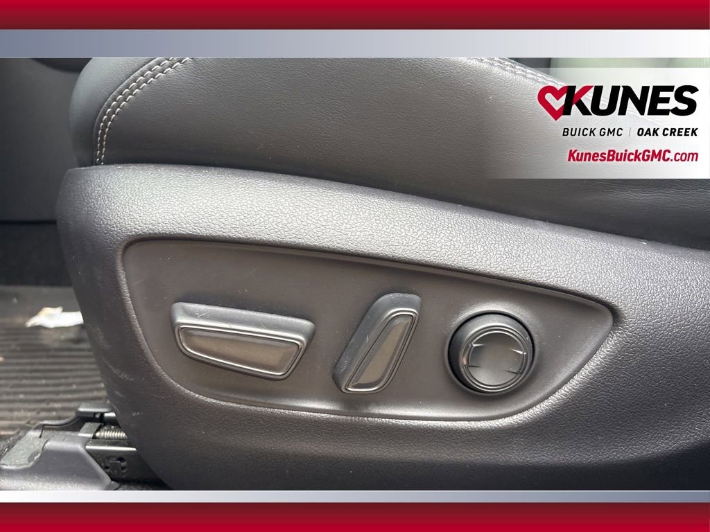 Used 2020 Toyota RAV4 Limited image 11