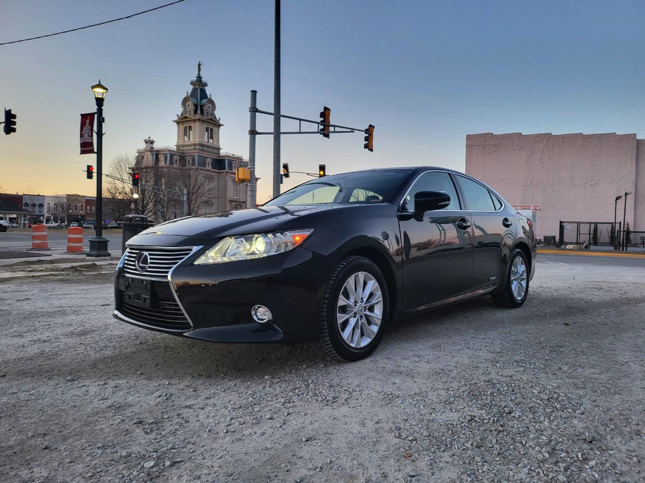 Used 2014 Lexus ES 300h w/ Luxury Package w/Bamboo Trim FWD image 1