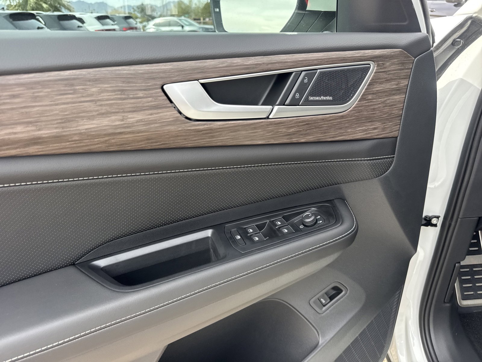 New 2026 Volkswagen Atlas SEL Premium R-Line image 15