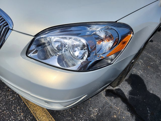 Used 2010 Buick Lucerne CXL image 22