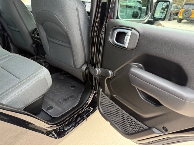 Used 2024 Jeep Gladiator Sport AWD/4WD image 64