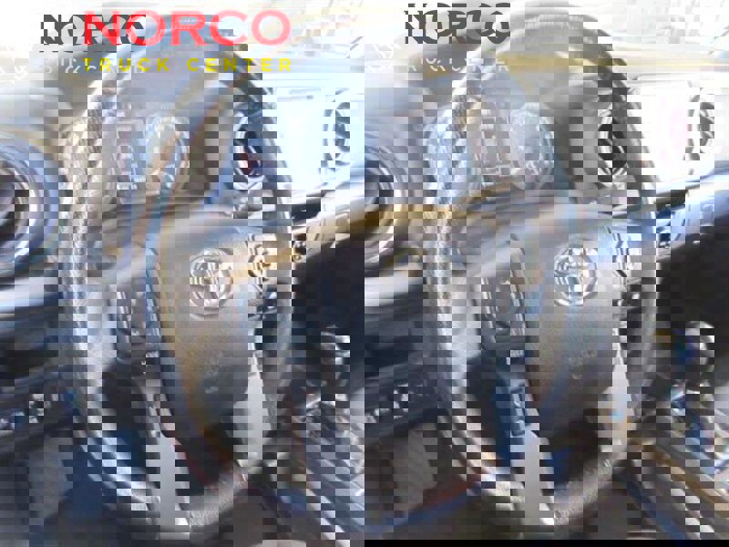 Used 2018 Toyota Tacoma TRD Sport w/ Technology Package image 16