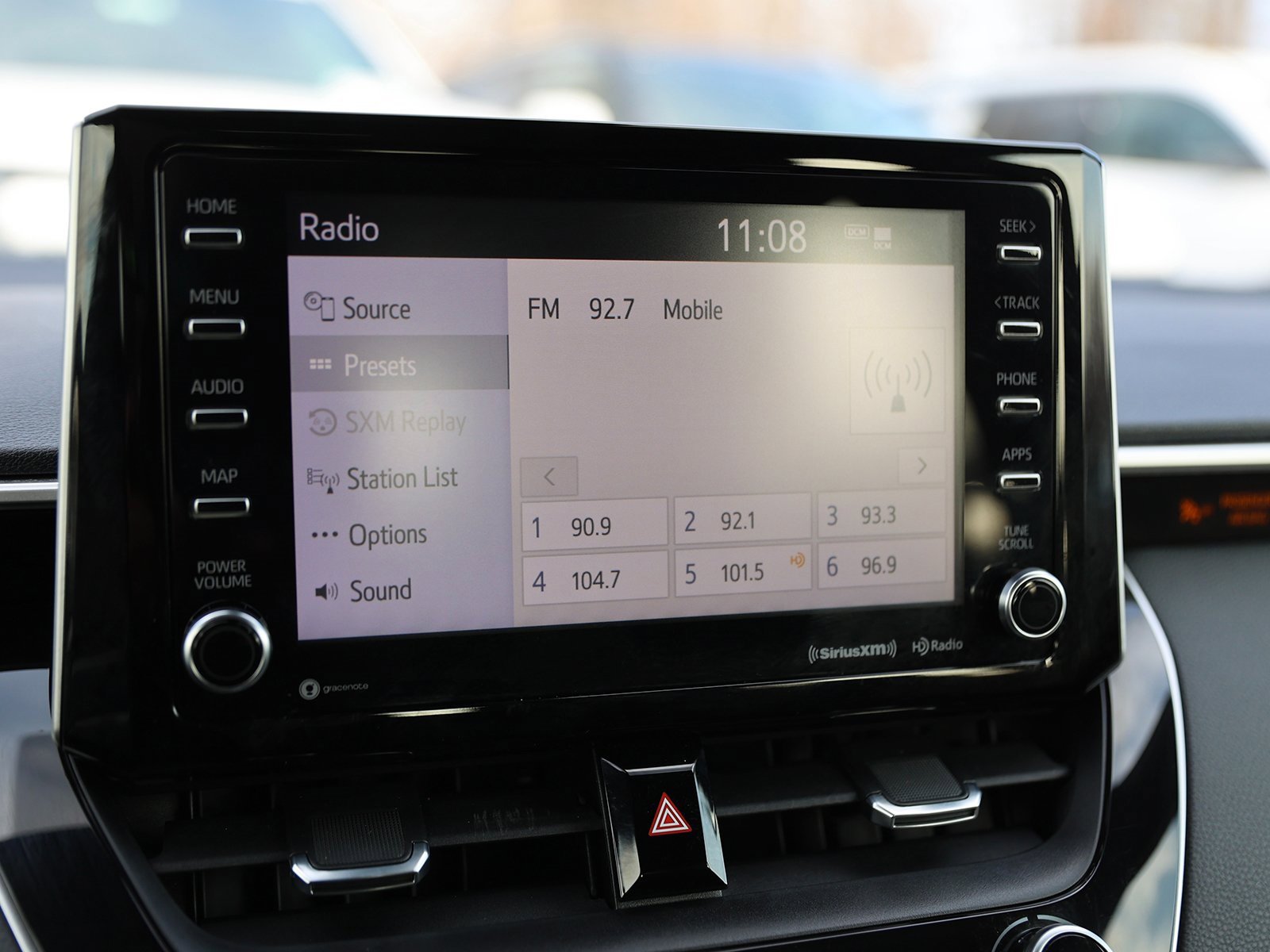 Used 2020 Toyota Corolla SE w/ SE Preferred Package image 22