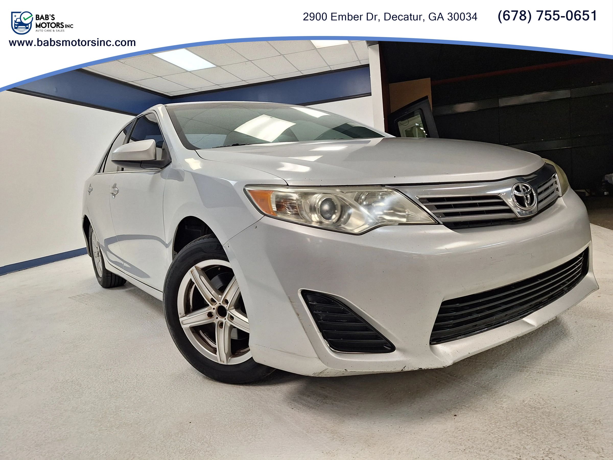 Used 2012 Toyota Camry FWD image 1