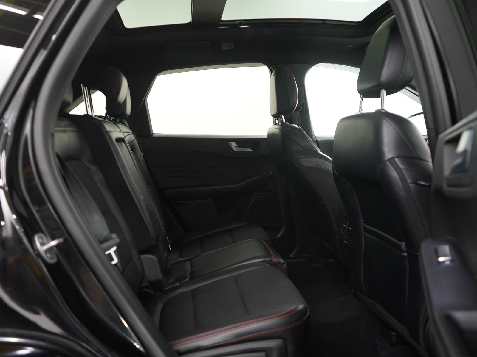 Used 2023 Ford Escape ST-Line Elite image 11