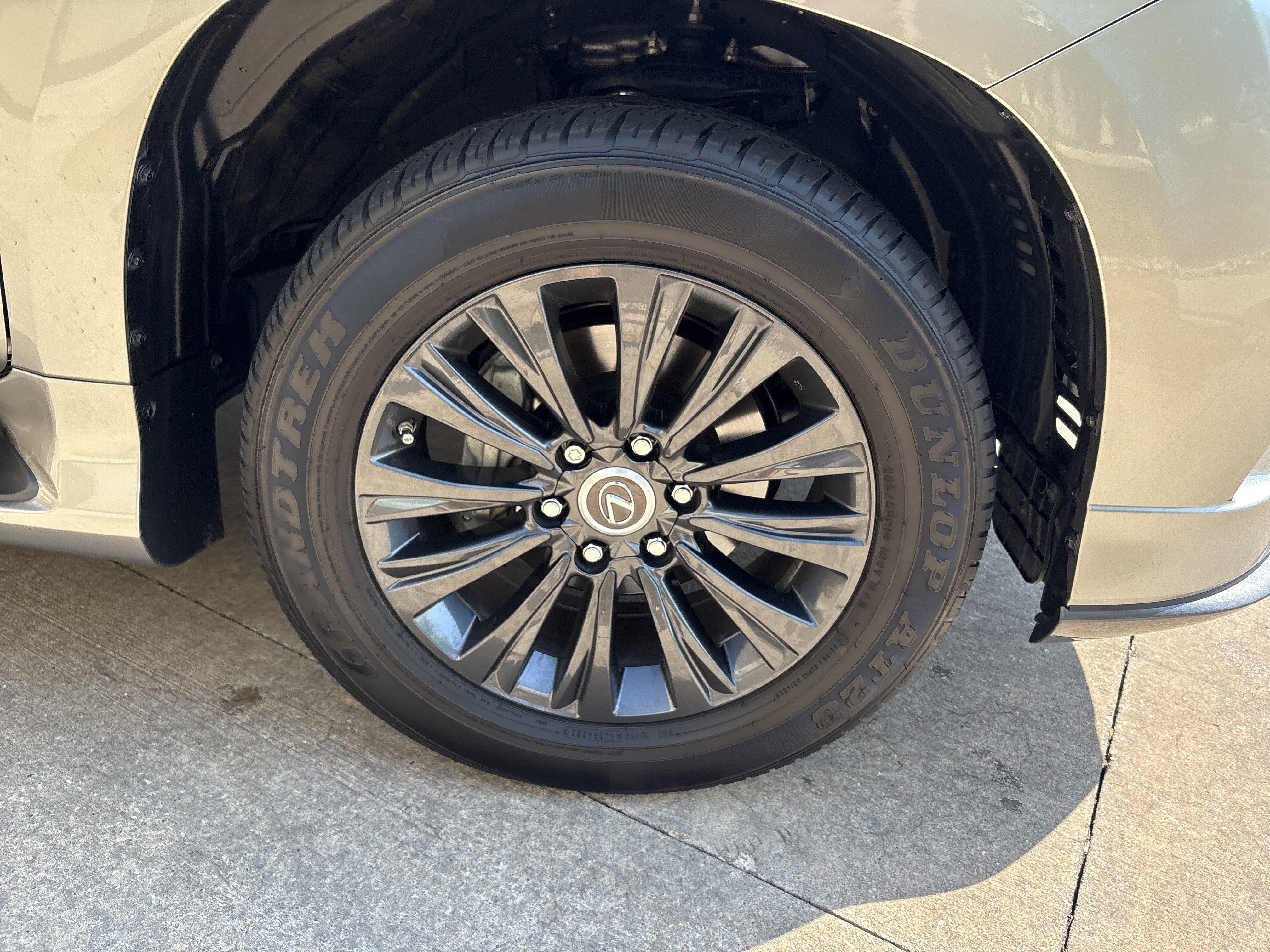 Used 2023 Lexus GX 460 Premium w/ Accessory Package AWD/4WD image 13