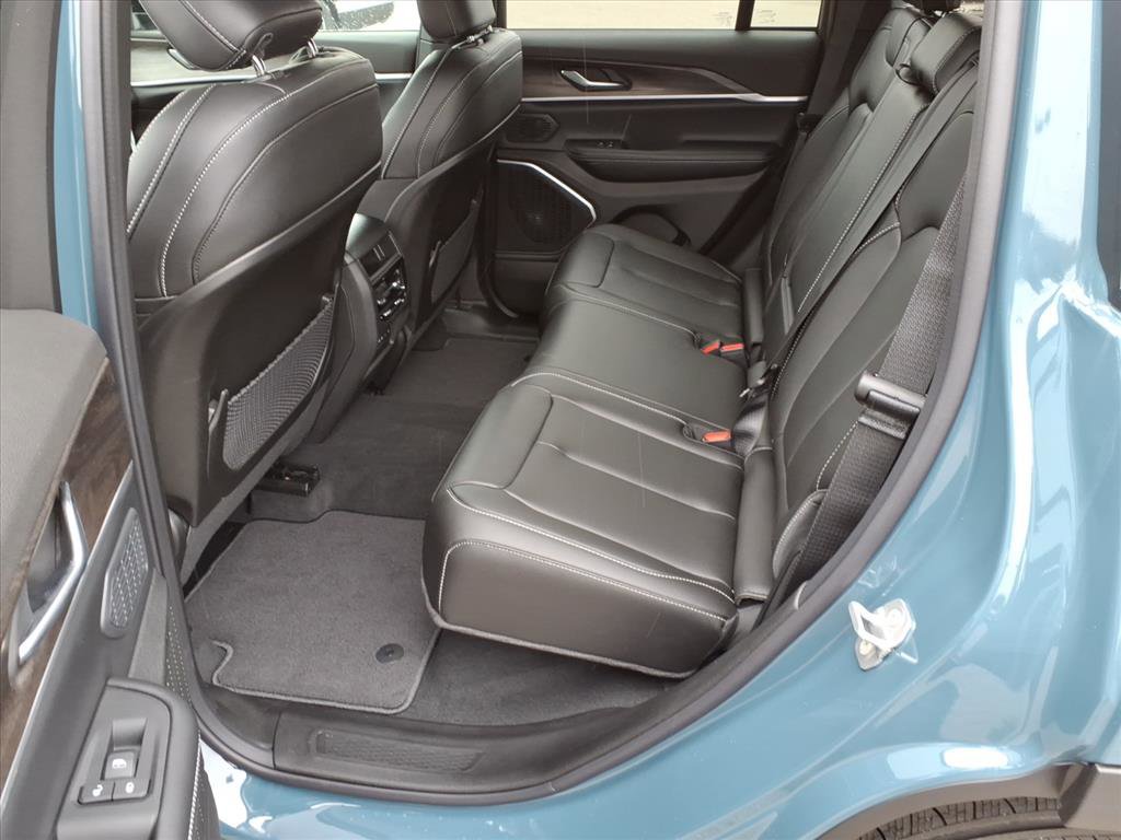 New 2026 Jeep Grand Cherokee Limited image 11